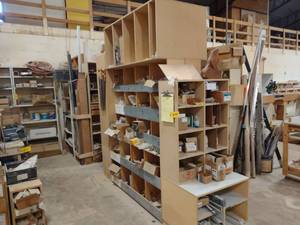 lot 293 image: Shelf Units (Center Island) with Ha...