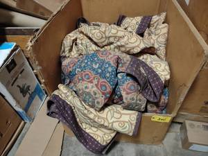 lot 340 image: Assorted Moving Blankets...
