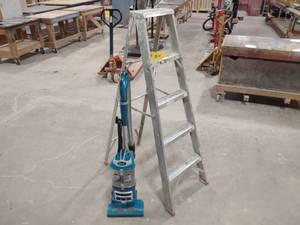 lot 374 image: Shark Vacuum & Werner 4 Aluminum S...