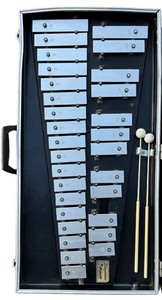lot 32 image: Slingerland Is Percussion 30 Key Xylophone With Mallets & Carry Case