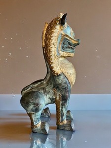 lot 35 image: Vintage Brass Khmer Lion Foo Dog Statue, Chinese Cambodian Buddhist Art