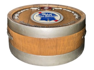 lot 59 image: Pabst Blue Ribbon BeerVintageBarrel Style Beer SignGreat Condition 16