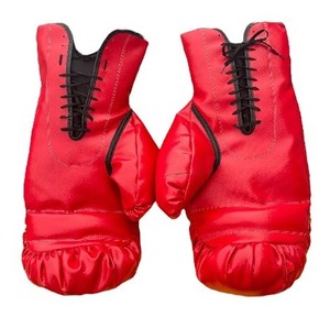 lot 85 image: EVERLAST BOXING OVERSIZED LACEUP GLOVES