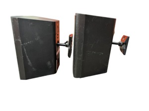 lot 101 image: PAIR OF JBL CONTROL 25 SPEAKERS W MOUNTS