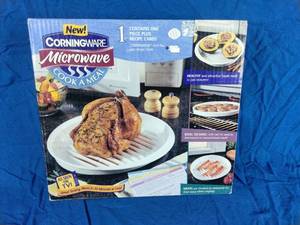 lot 100 image: New Corning Ware Microwave Cook a Meal