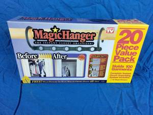 lot 119 image: New 20 Piece Magic Hanger