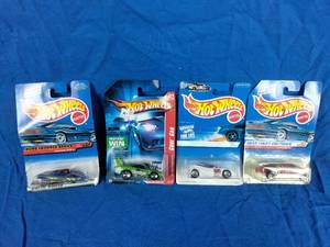 lot 123 image: 4 New Hot Wheels