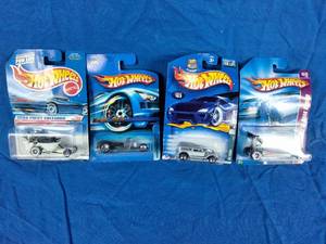 lot 127 image: 4 New Hot Wheels