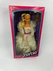 lot 11 image: Vintage 1983 Crystal Barbie She Shines with Glamour New in Box