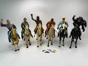 lot 22 image: 6 Vintage Hartland Figures and 6 Horses