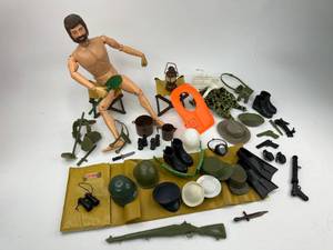 lot 30 image: Vintage GI Joe Action Figure with Weapons and Parts