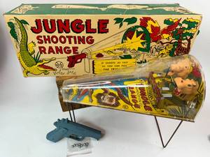 lot 37 image: Jungle Shooting Range with Box and Gun