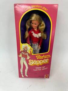 lot 40 image: 1981 Vintage Barbie Western Skipper Doll New in Box