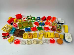 lot 58 image: Vintage Fisher Price Toy Lot