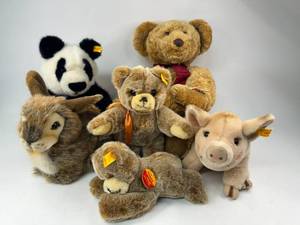 lot 60 image: Steiff Stuffed Animal Lot