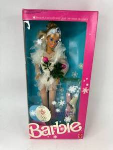 lot 61 image: 1987 Vintage Barbie - 1988 Olympic Winter Games Skating Star - New in Box