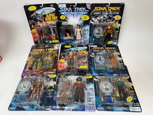 lot 83 image: Vintage Star Trek Action Figure Lot - Classic, Deep Space Nine, Holodeck