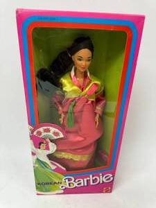 lot 87 image: 1987 Vintage Korean Barbie New in Box