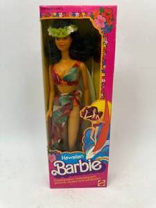 lot 110 image: 1985 Vintage Hawaiian Barbie New in Box