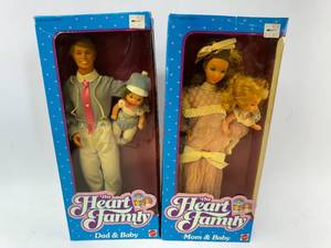 lot 121 image: 1984 Vintage The Heart Family Dad & Baby, Mom & Baby New in Box