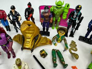 lot 10 image: 1980s & 90s Vintage GI Joe Action Figures with Weapons