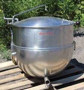 lot 6 image: Steam Kettle 40 Gallons Groen Brand, Stainless Steel Commercial Heavy Duty.