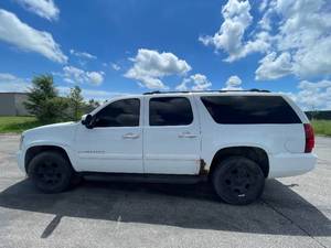 2007 Chevrolet Suburban LT - 4X4