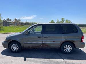 2004 Kia Sedona - 1 OWNER