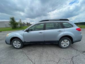 2014 Subaru Outback 2.5I - AWD - 1 OWNER - MANUAL