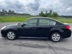 2010 Subaru Legacy 2.5I - AWD - 1 OWNER