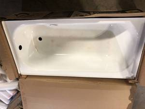lot 28 image: Bootz Industries Maui 60 in. x 30 in. Soaking Bathtub with Left Drain in White  Customer Returns See Pictures