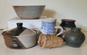 lot 5 image: Pottery Lot to include one local pottery artist, Steve Tubbs
