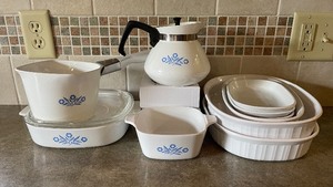 lot 38 image: Corning Ware 10 pieces