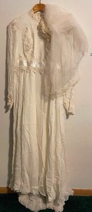 lot 103 image: Vintage Wedding Dress