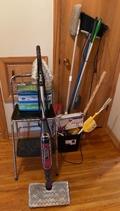 lot 72 image: Shark Genius Floor Cleaner, Kitchen Stool and Cleaning Supplies