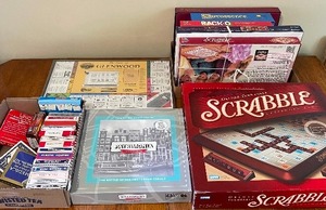 lot 77 image: Game Lot