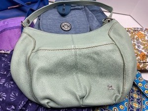 lot 173 image: Stone Mountain Leather Purse and Lot of bags