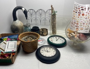 lot 190 image: Mixed Home Decor Lot