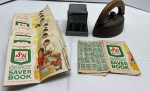 lot 196 image: Misc Vintage Collectibles Lot