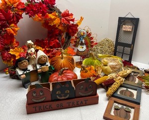 lot 198 image: Holiday Lot Fall Thanksgiving