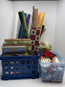 lot 199 image: Gift Wrap Lot