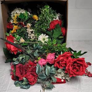 lot 234 image: Large Floral Lot