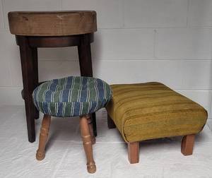 lot 224 image: Small furniture lot-stools