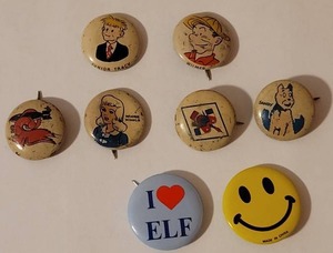lot 325 image: Kellogs Vintage Pep Pinbacks
