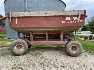 MW 300 bu Gravity Wagon w Brush Auger
