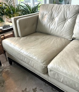 lot 31 image: Micheal Weiss for Vanguard Furniture Sofa  Loveseat  Couch
