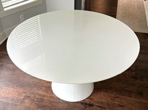 lot 3 image: White Shenzhen Goldfine Pedestal Dining Table