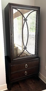 lot 9 image: Drexel Heritage Mirror Front Cabinet