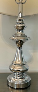 lot 47 image: Lovely Table Lamp