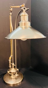 lot 28 image: Pottery Barn Glendale Pulley Table Lamp